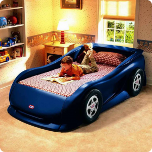 Кровать в виде машины - яркий и стильный элемент интерьера