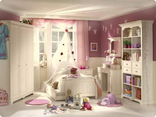 детская комната для девочки в розовых тоных